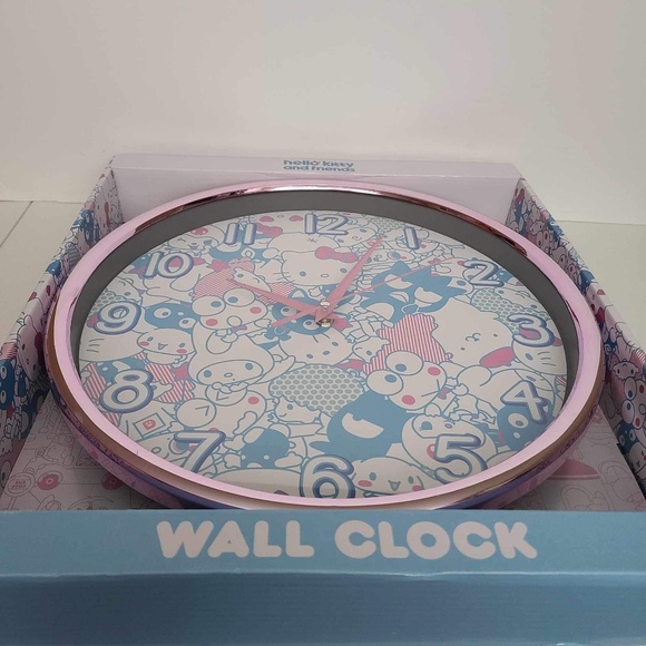 Hello Kitty and Friends analog display wall decor clock 14in brand new - Picture 9 of 11